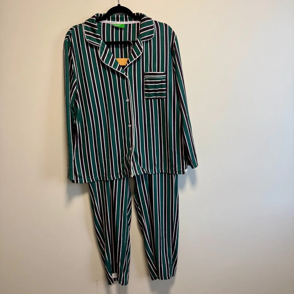 United Colors Of Benetton Green Striped Pajama Set - Picture 2 of 8